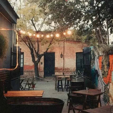patio de la cuadra fonda y fabrica de cerveza - San Antonio de Areco