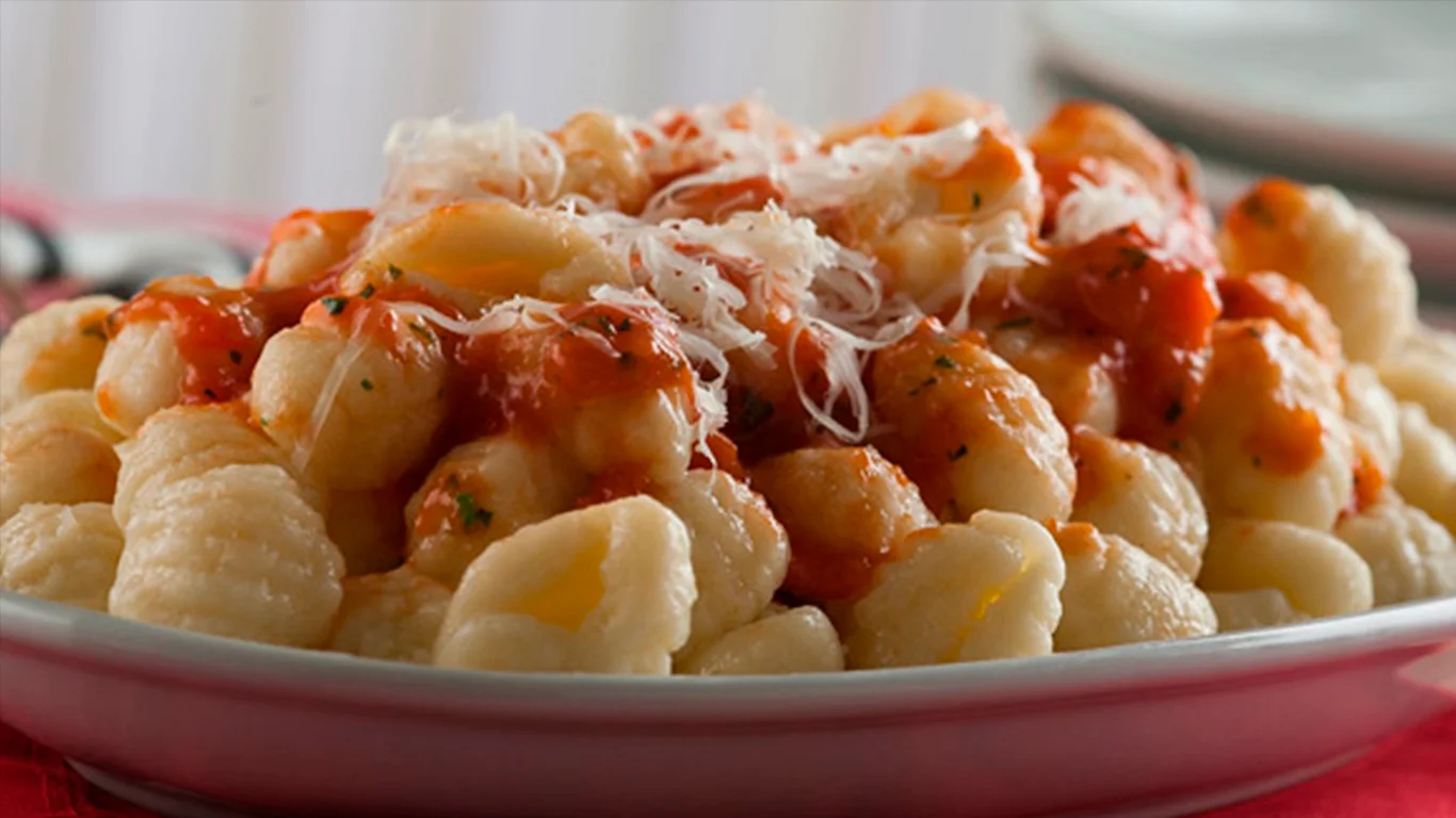 pastas ñoquis con salsa